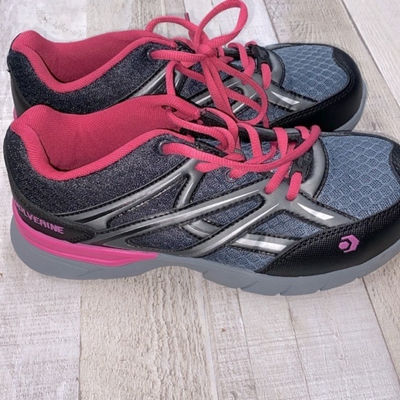 Wolverine shoes size 7 1/2 wide pink & black color - Picture 2 of 9